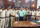 दुर्ग रेंज आईजी ने पुलिस टीमों को किया सम्मानित, चोरी और ऑनलाइन सट्टा मामलों में उत्कृष्ट कार्रवाई पर मिला नगद पुरस्कार