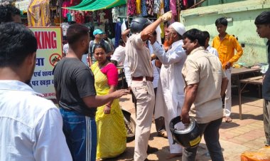 सुपेला संडे मार्केट में हटवाए गए अव्यवस्थित ठेले, इंदिरा मार्केट और सिविक सेंटर में 58 वाहन चालकों के कटे ई-चालान