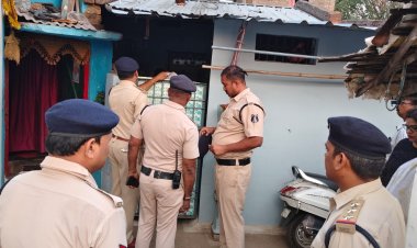 तड़के 4 बजे दुर्ग में पुलिस का कॉम्बिंग ऑपरेशन, तलवार-गुप्ती, गांजा और संदिग्ध बाइक जब्त