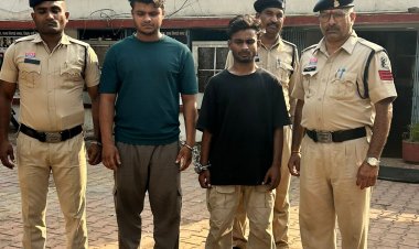 राहगीर से मारपीट, शराब के लिए पैसे मांगने वाले दो आरोपी गिरफ्तार