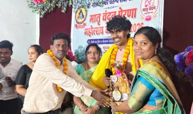 संस्कार, शिक्षा और मातृत्व के सम्मान का अनूठा संगम, बच्चों ने माताओं को दिए उपहार