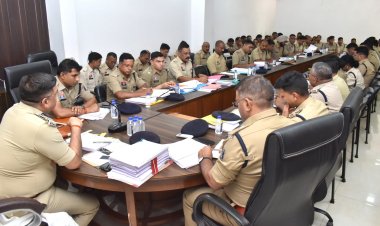 अपराध नियंत्रण पर सख्त हुई दुर्ग पुलिस, लंबित मामलों के जल्द निराकरण के निर्देश
