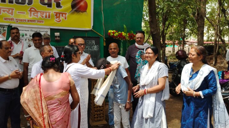 लू के रेड अलर्ट में “दिशा” बनी राहत की छांव, दो माह पूरे होने पर श्रमिकों का सम्मान