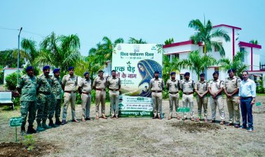 नारायणपुर पुलिस का वृहद वृक्षारोपण अभियान, 2000 से अधिक पौधे लगाए