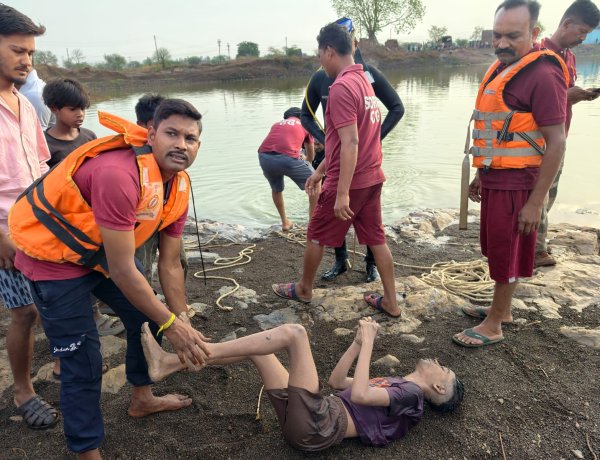 नंदिनी पत्थर खदान में डूबे 13 वर्षीय बालक का शव बरामद, SDRF ने 50 फीट गहरे पानी में चलाया रेस्क्यू