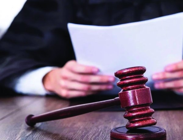 रिश्वतखोर लिपिक को 3 साल की सजा, पेंशन और ग्रेच्युटी का काम कराने मांगे थे 8 हजार रुपए
