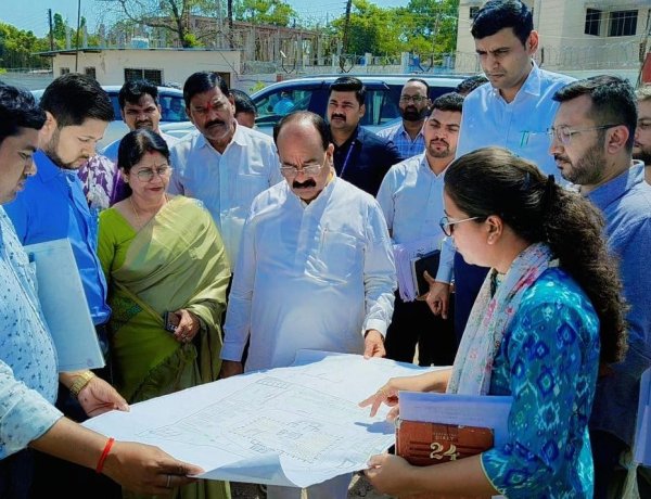 उपमुख्यमंत्री अरुण साव ने महापौर के साथ विकास कार्यों का किया निरीक्षण,  समय-सीमा में गुणवत्तापूर्ण कार्य पूर्ण करने दिए निर्देश