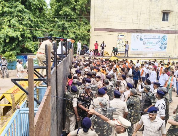 भिलाई-चरोदा निगम के खिलाफ भाजपा का हल्ला बोल, भ्रष्टाचार और जनसमस्याओं को लेकर किया जंगी प्रदर्शन