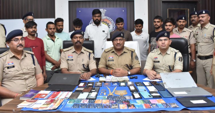 दुर्ग पुलिस का बड़ा एक्शन: नागपुर से संचालित अंतर्राज्यीय ऑनलाइन सट्टा रैकेट का भंडाफोड़, मास्टरमाइंड समेत 9 गिरफ्तार