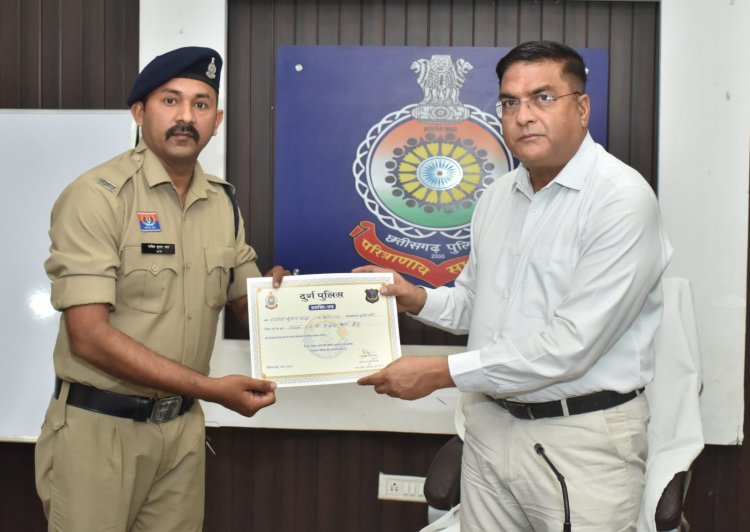 डायल 112 कर्मियों की बैठक में एसपी ने दिए दिशा-निर्देश, उत्कृष्ट कर्मचारियों और चालकों का किया सम्मान