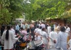 स्वास्थ्य कर्मचारी संघ का प्रदर्शन, बर्खास्त संविदा कर्मियों की बहाली की मांग तेज