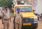 लापरवाही से स्कूल वाहन चलाने वाला चालक गिरफ्तार, 4 साल का मासूम गिरकर घायल