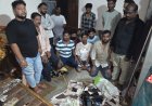 भिलाई खुर्सीपार में जुआ फड़ पर छापा, मकान मालकिन सहित 15 आरोपी गिरफ्तार, ₹3.27 लाख की संपत्ति जब्त
