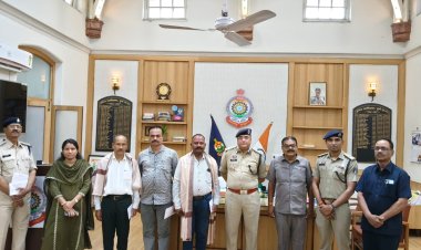 35 से 45 साल तक पुलिस सेवा देने वाले 7 अधिकारी-कर्मचारियों को दुर्ग पुलिस ने दी सम्मानजनक विदाई