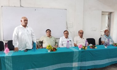 सेवा, समर्पण और मानवता के प्रतीक हैं डॉक्टर-संजय तिवारी