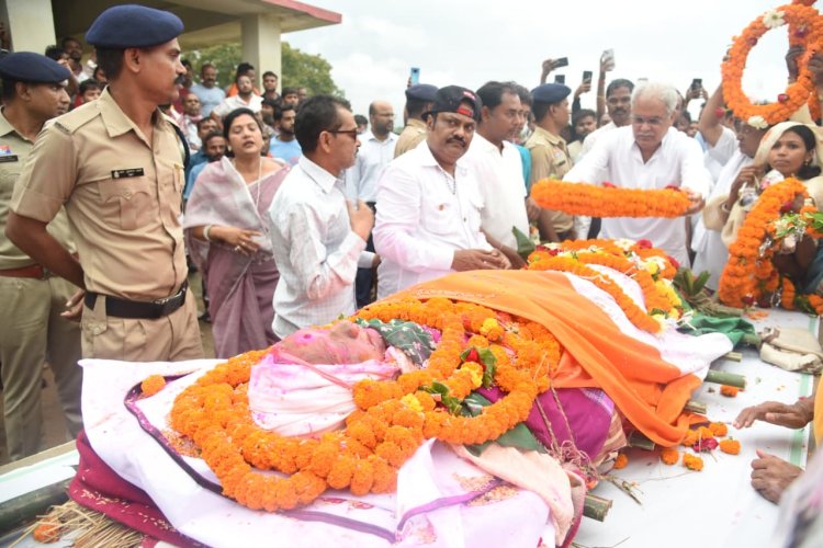 पद्म विभूषण डॉ. तीजन बाई पंचतत्व में विलीन, राजकीय सम्मान के साथ अंतिम विदाई