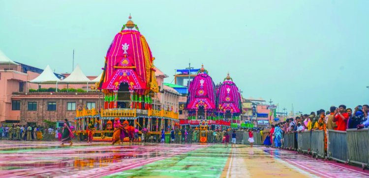 पुरी रथ यात्रा 2026 शुरू, भगवान जगन्नाथ निकले भव्य रथ पर