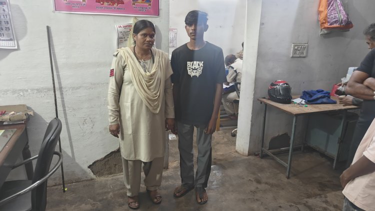 मोबाइल दुकान में चोरी का खुलासा, एक आरोपी गिरफ्तार, दो नाबालिगों की भी संलिप्तता सामने आई