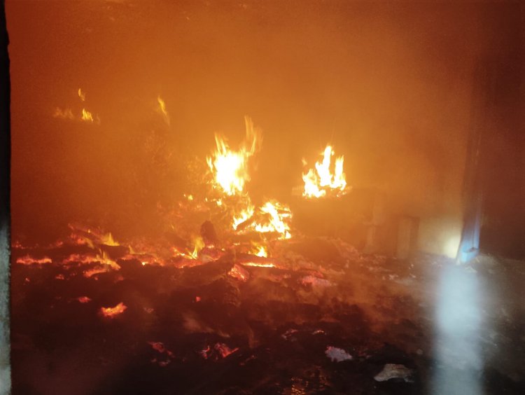 मकान में लगी भीषण आग, 4 घंटे की मशक्कत के बाद दमकल ने पाया गया काबू