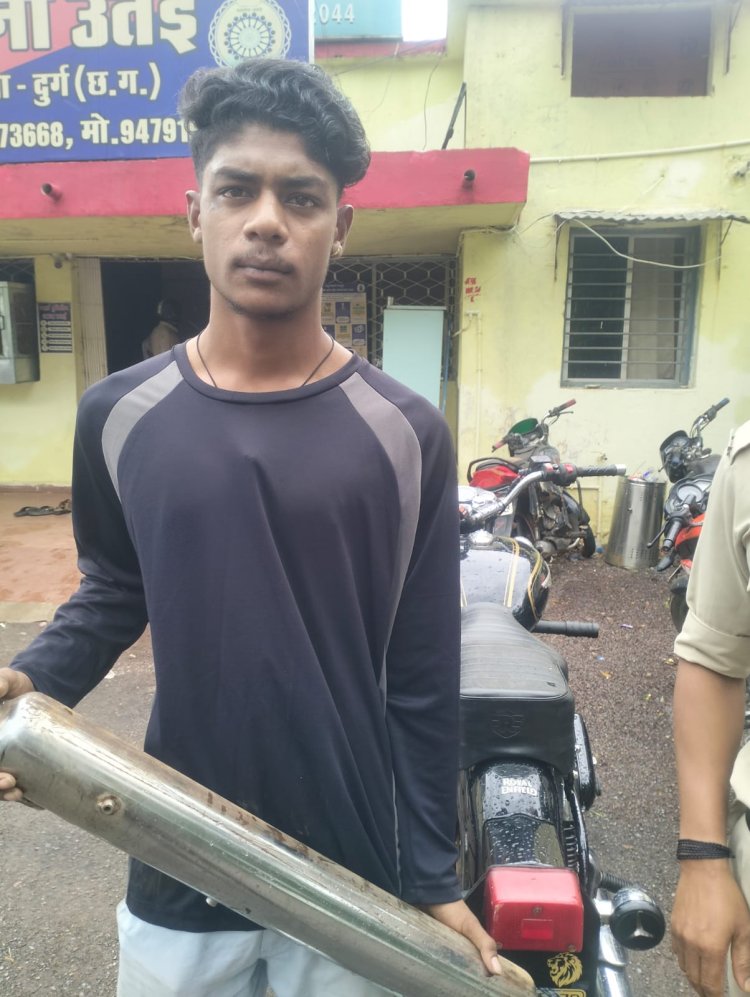 पटाखे जैसी आवाज निकालने वाली बुलेट पर पुलिस की कार्रवाई, ₹5000 का चालान