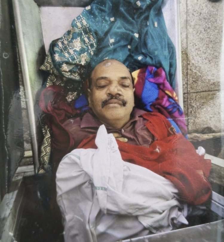 दुर्ग रेलवे स्टेशन पर दर्दनाक हादसा: ट्रेन में चढ़ते समय फिसले ओरिएंटल इंश्योरेंस के क्षेत्रीय प्रबंधक, पटरी पर गिरने से मौत