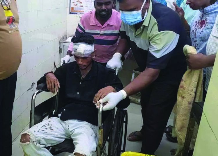 भीषण सड़क हादसा, बस और ट्रक की आमने-सामने टक्कर, 19 यात्री घायल