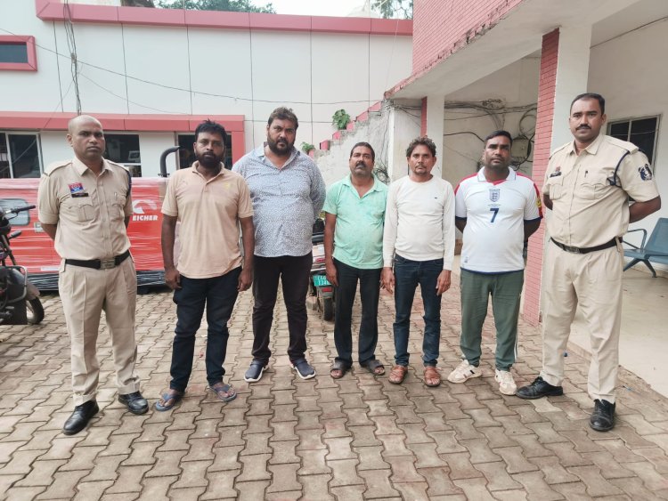 देवभूमि लेआउट कार्यालय में हिसाब-किताब को लेकर युवक पर चाकू से जानलेवा हमला, संचालक सहित 5 गिरफ्तार, दो फरार