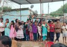 160 बच्चों को मोजे, जरूरतमंद विद्यार्थियों को कंपास बॉक्स, स्कूलों में खेल सामग्री और 400 बच्चों को बांटी मिठाई