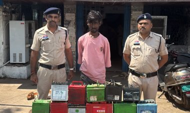 ऑटो और मालवाहक वाहनों की बैटरी चुराने वाला शातिर चोर गिरफ्तार, 15 बैटरियां बरामद