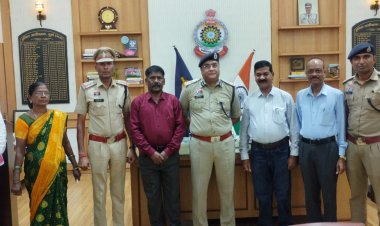35 से 40 साल की सेवा के बाद तीन पुलिस अधिकारियों को सम्मानपूर्ण विदाई, दुर्ग पुलिस ने किया सम्मानित