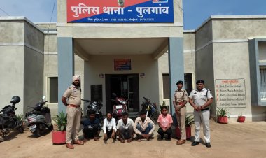कार का शीशा तोड़कर ₹4.90 लाख उड़ाने वाला गिरोह के 5 गिरफ्तार, होंडा शोरूम का कर्मचारी निकला मास्टरमाइंड