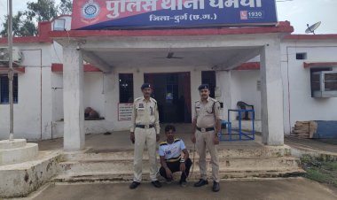 पत्नी मजदूरी करने गई तो भड़का पति, घर में लगा दी आग; घरेलू सामान सहित मकान खाक, आरोपी गिरफ्तार