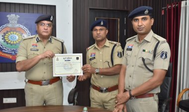 ऑनलाइन पुलिसिंग में दुर्ग पुलिस का बेहतर प्रदर्शन, 13 थाना प्रभारी और विवेचक प्रशस्ति पत्र से सम्मानित