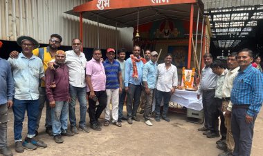 रेलवे के लोको शेड से यार्ड तक छाया हरेली का रंग, उपकरणों की पूजा के साथ छत्तीसगढ़ी गीत-संगीत की धूम