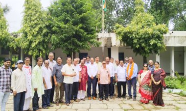 भिलाई बंगाली समाज और हुडको कालीबाड़ी में हुआ ध्वजारोहण