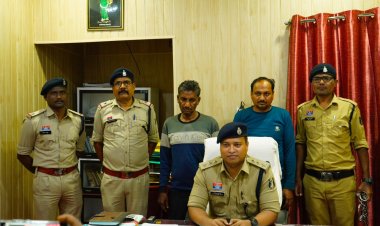 शराब दुकान में चोरी करने घुसे दो आरोपी अंदर ही फंसे, पुलिस ने दबोचा