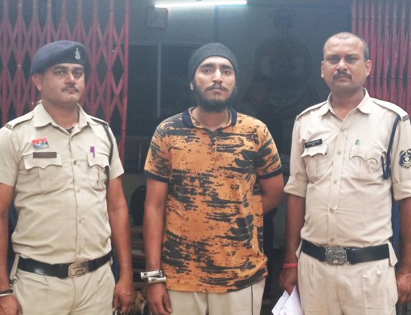 खम्हरिया में 15 ग्राम चिट्टा हेरोइन के साथ भिलाई का तस्कर गिरफ्तार, 3.70 लाख की जब्ती