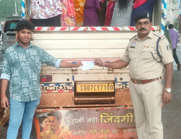 मालवाहक वाहनों में सवारी बैठाना पड़ा भारी, 10 वाहनों पर कार्रवाई