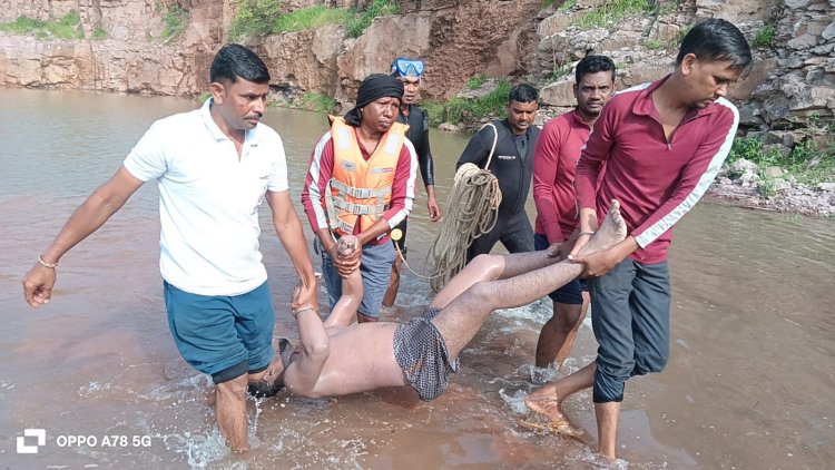पत्थर खदान में डूबे 22 वर्षीय युवक का शव बरामद, SDRF की डीप डाइविंग टीम ने 30 फीट गहराई से निकाला