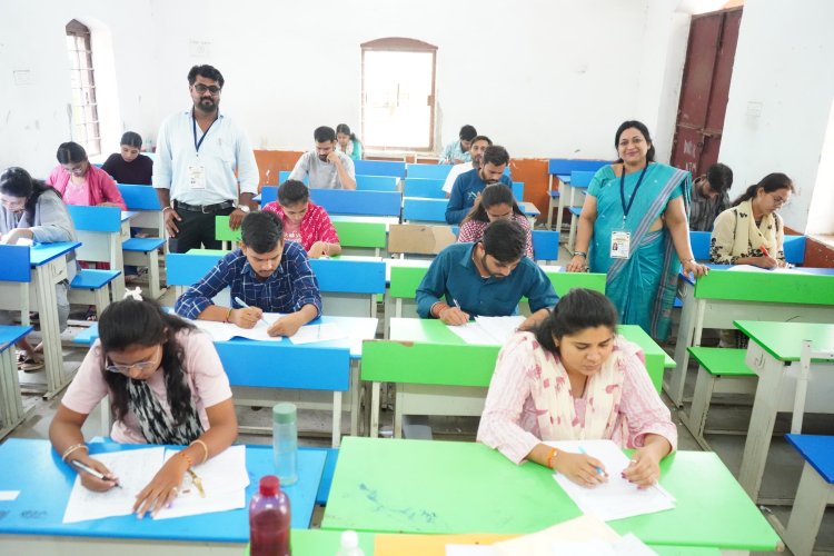 प्रतिभा खोज परीक्षा में शामिल हुए समाज के छात्र-छात्राएं, विधायक ललित चंद्राकर बोले: प्रतियोगी परीक्षाएं युवाओं के उज्ज्वल भविष्य की कुंजी