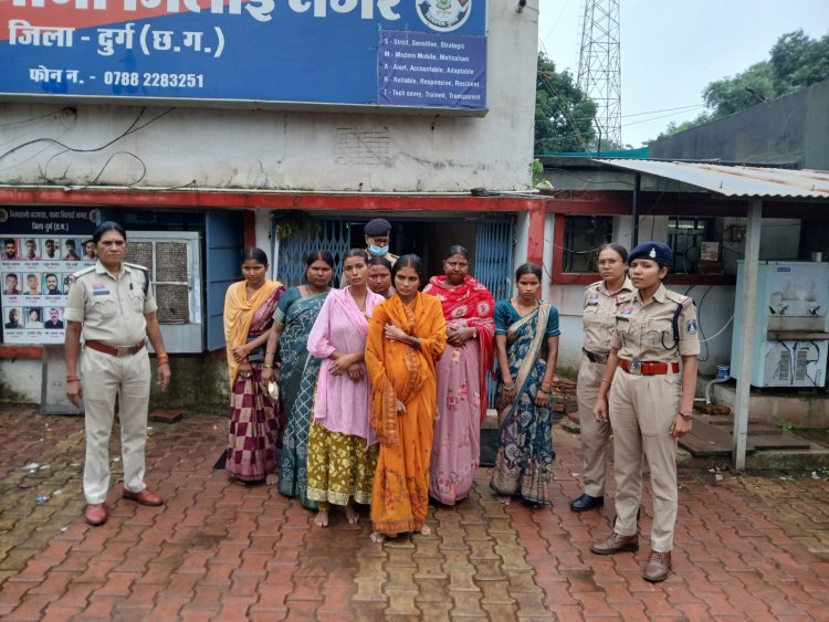 शिवमहापुराण कथा स्थल पर संदिग्ध रूप से घूम रहीं 7 महिलाओं पर प्रतिबंधात्मक कार्रवाई