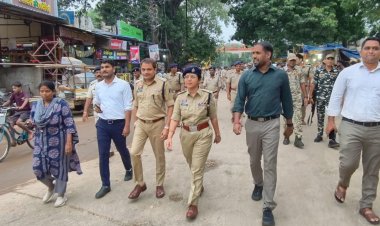 गणेशोत्सव से पहले पुलिस का फ्लैग मार्च, उपद्रवियों को सख्त संदेश