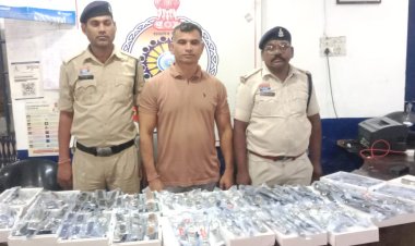 टाइटन-फास्ट्रैक की नकली घड़ियों का कारोबार पकड़ा, 280 घड़ियां बरामद