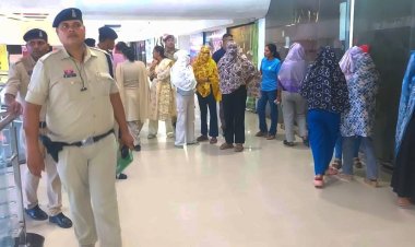 सूर्या टीआई मॉल के स्पा सेंटर में पुलिस की औचक दबिश, 7 युवतियों पर प्रतिबंधात्मक कार्रवाई