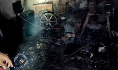 पावर हाउस जवाहर मार्केट में पारख ज्वेलर्स के स्टोर में लगी आग, लाखों के नुकसान की आशंका