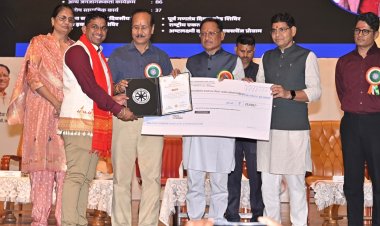 श्रेष्ठ कार्यक्रम अधिकारी सम्मान से नवाजे गए सुरेश कुमार ठाकुर