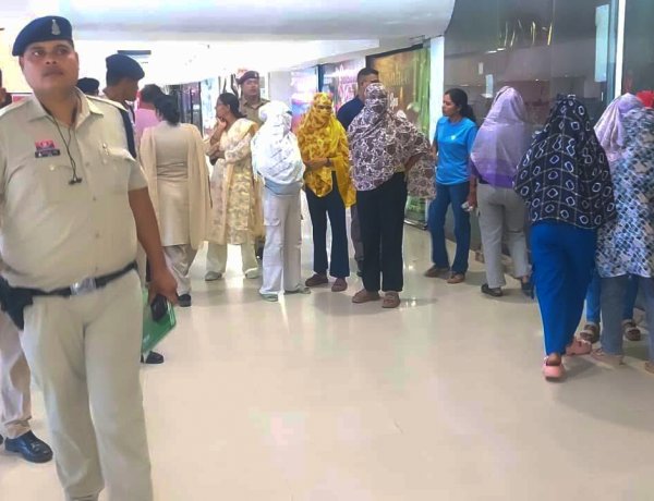 सूर्या टीआई मॉल के स्पा सेंटर में पुलिस की औचक दबिश, 7 युवतियों पर प्रतिबंधात्मक कार्रवाई