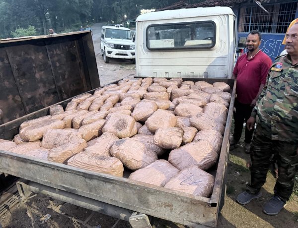 पिकअप के नीचे बनाए गए गुप्त बॉक्स में छिपाकर ले जाया जा रहा था 50 लाख का 109.235 किलो गांजा