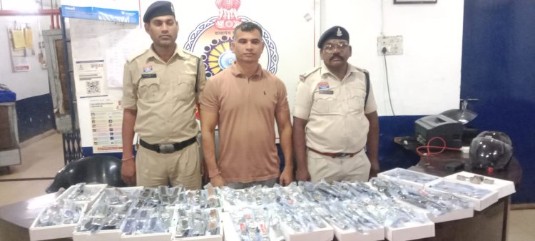 टाइटन-फास्ट्रैक की नकली घड़ियों का कारोबार पकड़ा, 280 घड़ियां बरामद