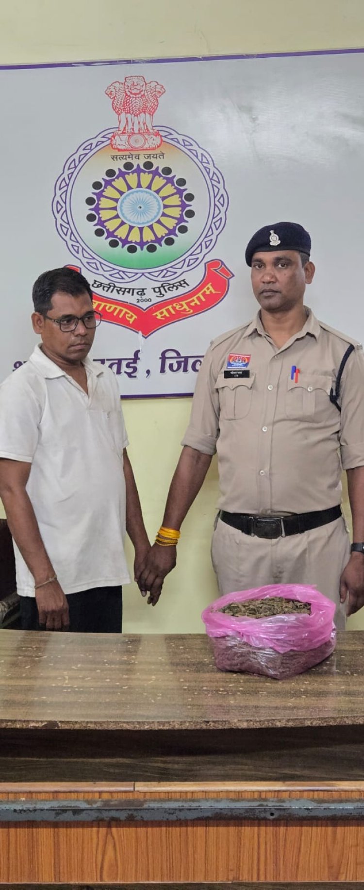 उमरपोटी बोगदा पुल के पास गांजा बेचते आरोपी गिरफ्तार